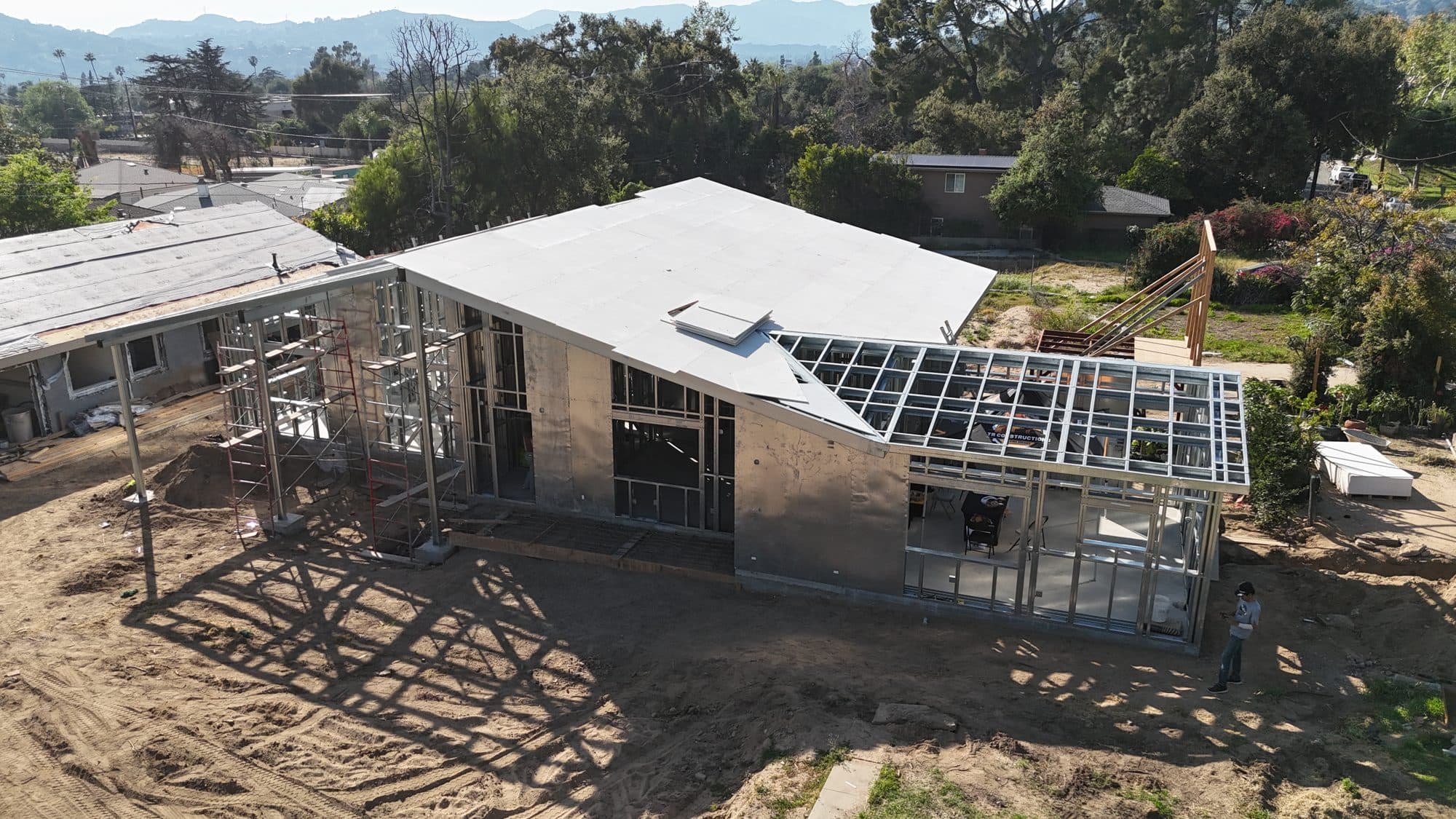 The 480 W Palm steel-framed rebuild in Altadena, finished frame in daylight